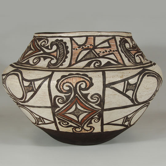 Historic Zuni Pueblo Pottery C3651A